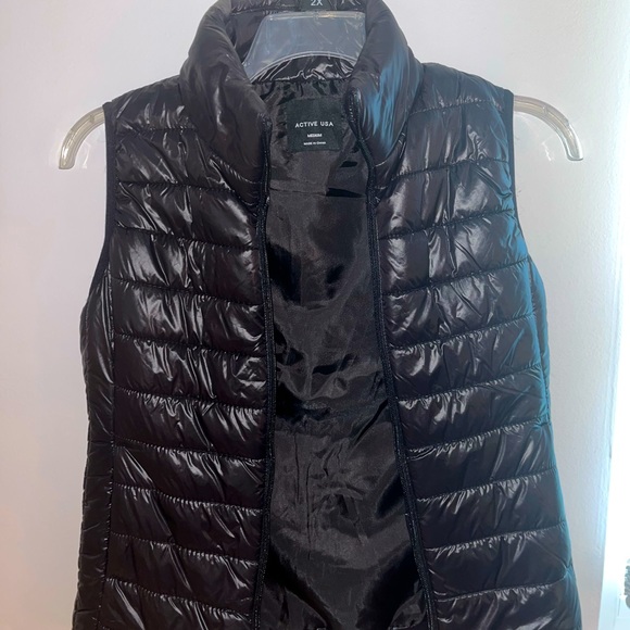 Active USA Tops - ACTIVE USA Black zip up vest